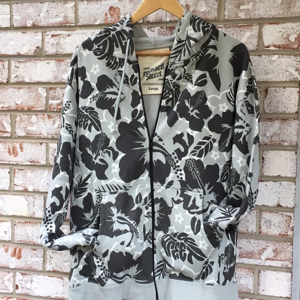 NEW and CRAZY NOT TO BUY! Unisex hoodie with pockets.Men or women.